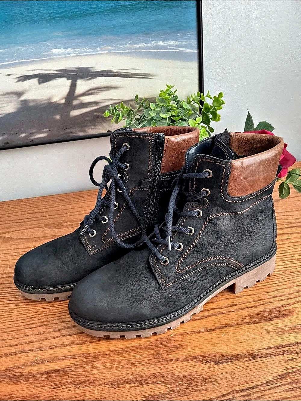 Comfortable Gabor Black & Brown Boots with Fur Lining Like New